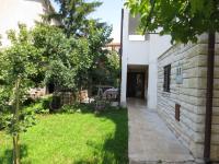 Vonkajšia záhrada v ubytovaní Apartment Petrinic V