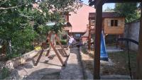 Plac zabaw dla dzieci w obiekcie Apartmani Blaslov