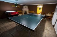 Stolní tenis v ubytování Penzion pod Šerákem nebo okolí