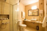 A bathroom at Hotel Villa Boyana - Free Parking