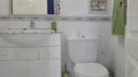 A bathroom at Apartamentos Oscar