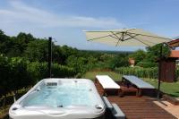 Bazén v ubytovaní Holiday home Podgaj alebo v jeho blízkosti
