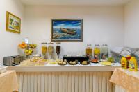 Jedlo v ubytovaní bed & breakfast alebo blízkom okolí