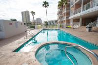 Der Swimmingpool an oder in der Nähe von Grand Beach Resort Penthouse 1