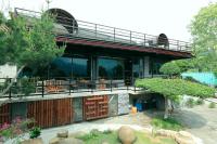 Κήπος έξω από το Five mountains and Three Water B&B