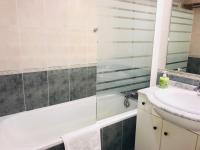 A bathroom at BPIRINEOS-Las Plazas
