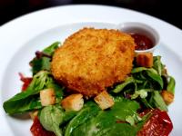 Jídlo v hotelu nebo okolí