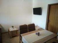TV a/nebo společenská místnost v ubytování Apartman Pajo