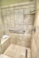 Ein Badezimmer in der Unterkunft The Appy Lodge