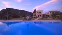 The swimming pool at or close to Liostasi