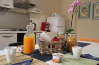 A kitchen or kitchenette at Urban Pop Bnb