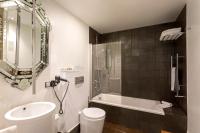 A bathroom at Hotel Casa del Abad