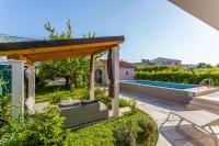 Bazén v ubytovaní Villa Sweet Home Marija With Heated Pool alebo v jeho blízkosti