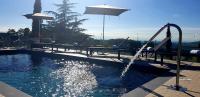 Bazén v ubytovaní La Ribezza Boutique Hotel alebo v jeho blízkosti