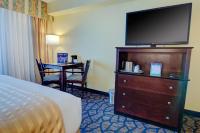 The Barrymore Hotel Tampa Riverwalkにあるテレビまたはエンターテインメントセンター