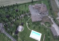 Bazén v ubytovaní Agriturismo San Pierino alebo v jeho blízkosti