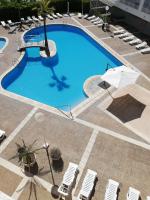 Bazén v ubytování Live Salou Apartment nebo v jeho okolí