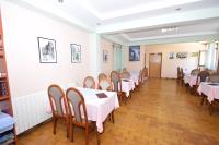 Reštaurácia alebo iné gastronomické zariadenie v ubytovaní Guest house Podgorje