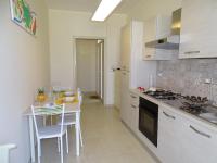 A kitchen or kitchenette at Linda Casa Vacanze