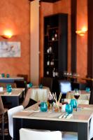 Restaurace v ubytování LOGIS Hotel Majestic Chatelaillon Plage - La Rochelle