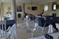 A restaurant or other place to eat at Amanecer en Campos