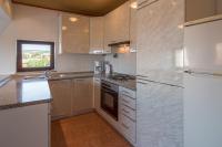 Kuchyňa alebo kuchynka v ubytovaní Apartment Sandra Krk