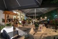 Reštaurácia alebo iné gastronomické zariadenie v ubytovaní Hotel Masuria