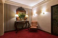 A seating area at Hotel Exe Reina Isabel