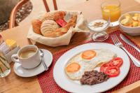 Jídlo v hotelu nebo okolí