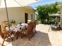 Patio alebo iná vonkajšia časť ubytovania Apartment Varelija