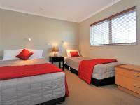 Mohua Motelsにあるベッド