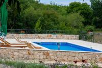 Bazén v ubytovaní Relaxing Dalmatian house in village alebo v jeho blízkosti