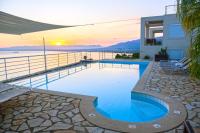 Bazén v ubytovaní Verga Villas Resort alebo v jeho blízkosti