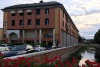 Budynek, w którym mieści się hotel