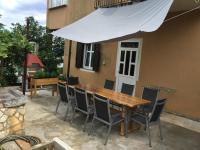 Balkón alebo terasa v ubytovaní Apartment Kumicic - 3 Bedrooms