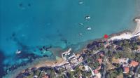 una vista aérea de una playa con barcos en el agua en Peyrascas, en Sanary-sur-Mer