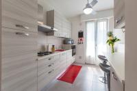 Kuchyňa alebo kuchynka v ubytovaní Milano Business Balcony Flat
