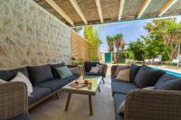 Bazén v ubytování Hedera Estate, Villa Hedera II nebo v jeho okolí