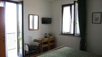 A television and/or entertainment centre at Hotel San Remo