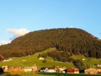 A general mountain view or a mountain view taken from Az apartmant
