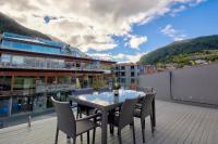 Apartment 8 with Mountain View