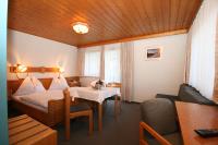 Posteľ alebo postele v izbe v ubytovaní Hotel-Café Perner