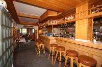 Lounge alebo bar v ubytovaní Hotel-Café Perner