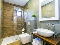 Koupelna v ubytování Pool Premium Apartment