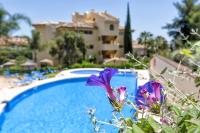 Bazén v ubytovaní Elviria Apartment alebo v jeho blízkosti