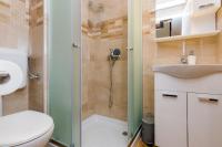 Koupelna v ubytování Rooms Baza