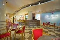 Reštaurácia alebo iné gastronomické zariadenie v ubytovaní Hotel Ibis Firenze Nord Aeroporto