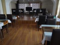 Restaurace v ubytování Meta Hotel