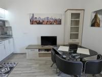 Kuchnia lub aneks kuchenny w obiekcie Rosamar Luxury Apartment
