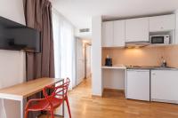 Residhotel Vieux Portにあるキッチンまたは簡易キッチン